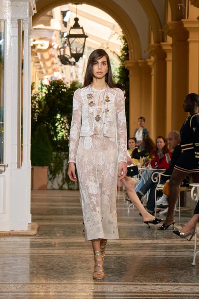 Look 23